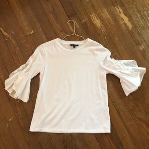 BANANA REPUBLIC WHITE RUFFLE T